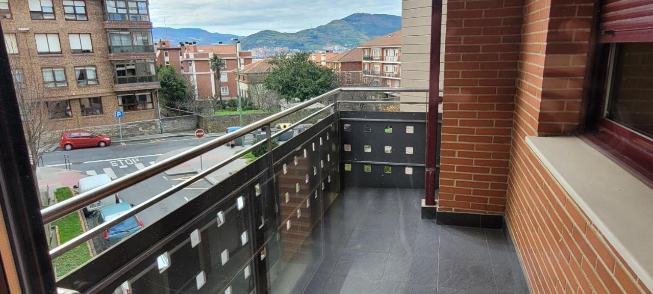 Cozy Yellow Home In Getxo Exterior foto